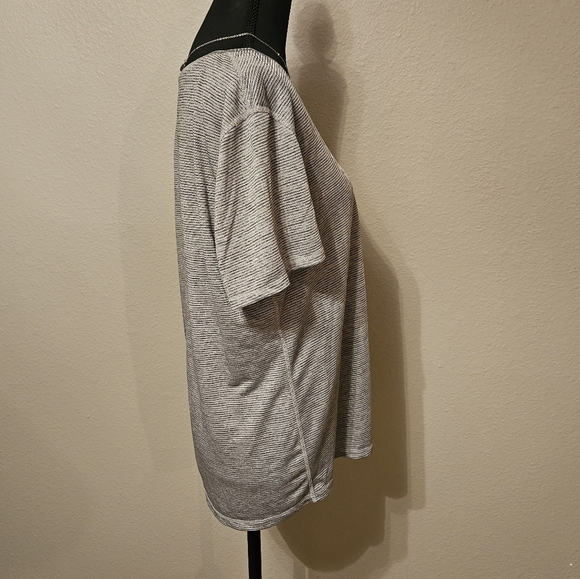 Athletic Works Women's Striped V-Neck Large Gray Short Sleeve Top - Picture 5 of 6